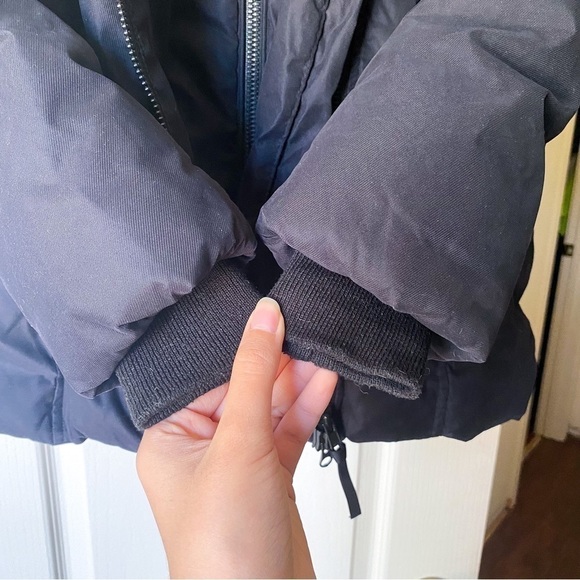 Aritzia Parka Goose Down Asymmetrical Faux Fur Hood Fall Winter Black XXS GUC - Picture 6 of 13